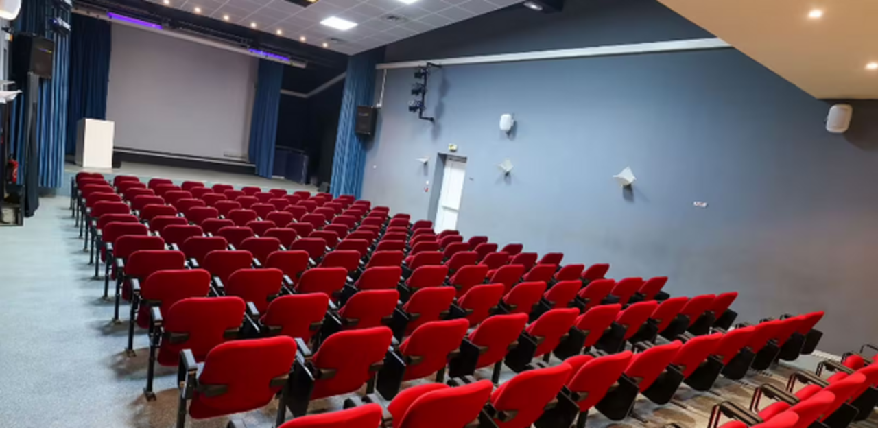 Salle de conférence au village club Igesa de Porquerolles